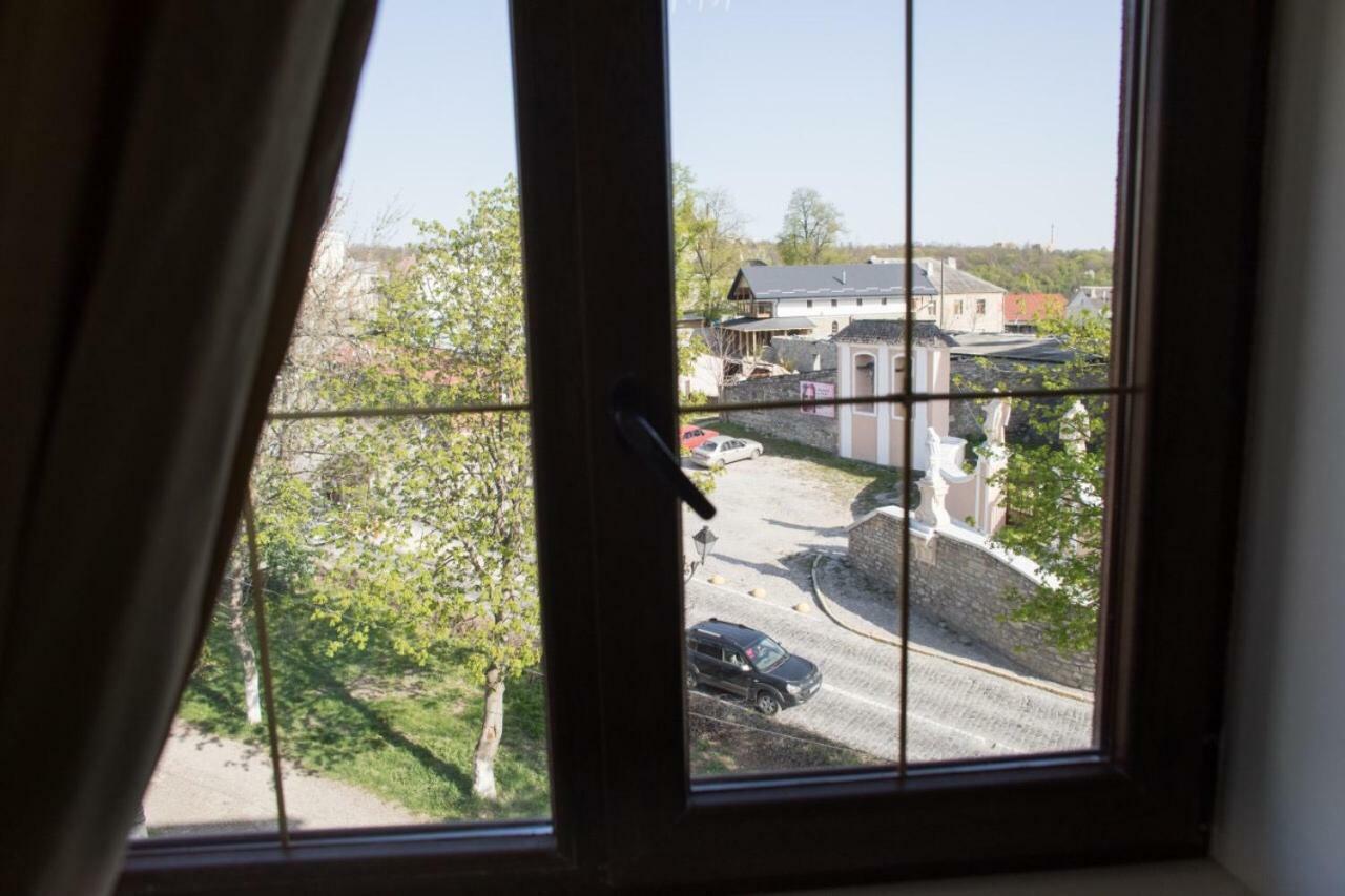 Апартаменты На Старобульварной Kamianets-Podilskyi Exterior foto